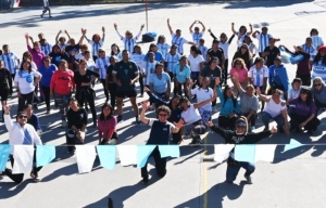 Jornada de folclore y salud reuni&oacute; a vecinos y alumnos