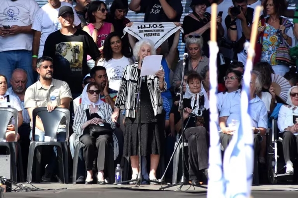 Acto 24M: las organizaciones de DDHH con discurso opositor y la izquierda con m&aacute;s banderas palestinas que argentinas