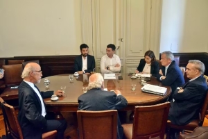 El Gobierno acord&oacute; los cambios clave con la oposici&oacute;n y se acerca a tener los votos para aprobar la Ley &Oacute;mnibus