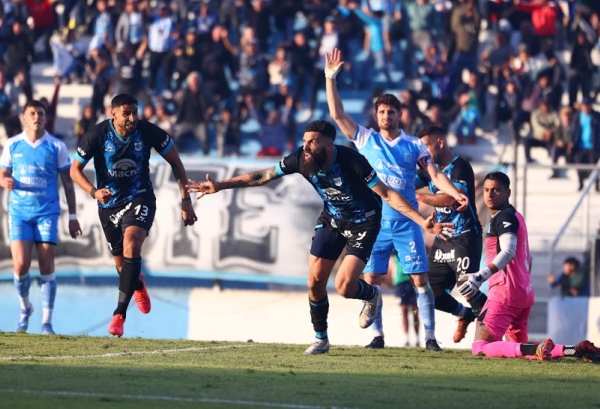 Gimnasia sigue sumando y liderando la Primera Nacional