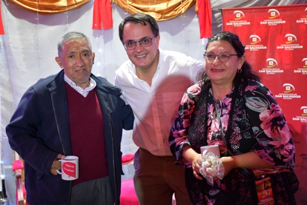 Homenajearon a matrimonios que celebraron sus Bodas de Oro y Plata
