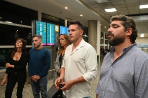 Sin acuerdo, las negociaciones entre Aerol&iacute;neas Argentinas y los sindicatos pasaron a un cuarto intermedio hasta este martes