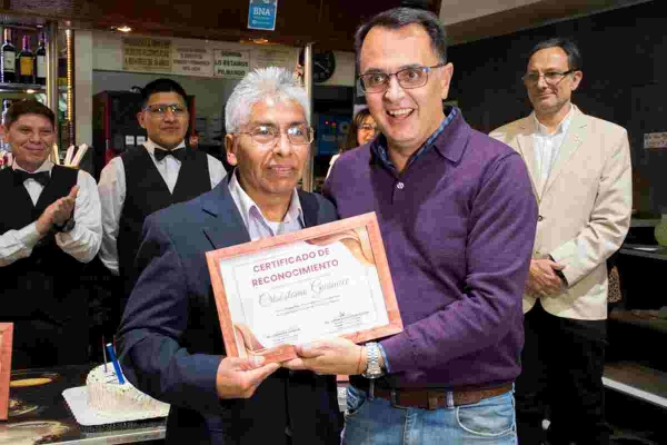 Caf&eacute; Dos Chinos, reconocido por el Concejo Dedliberante