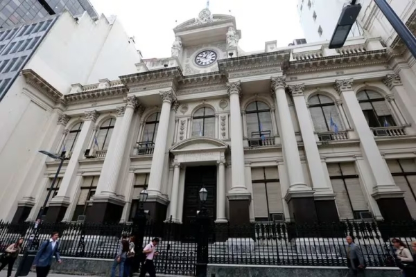 El Banco Central flexibiliz&oacute; el cepo: podr&aacute;n volver a comprar d&oacute;lares financieros quienes recibieron subsidios durante la pandemia