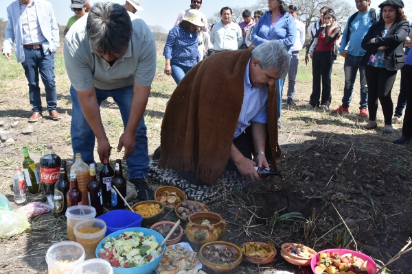 OFRENDA A LA PACHAMAMA EN EL PREDIO DE LA ASOCIACI&Oacute;N DEL PERSONAL LEGISLATIVO&nbsp;