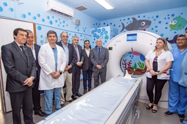 Morales fortalece el sistema sanitario p&uacute;blico con un nuevo tom&oacute;grafo en el hospital Materno Infantil