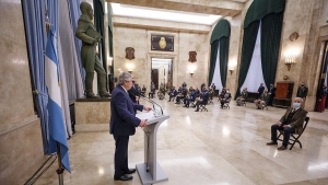 Fern&aacute;ndez: "El coronavirus lejos est&aacute; de ser derrotado" en el pa&iacute;s