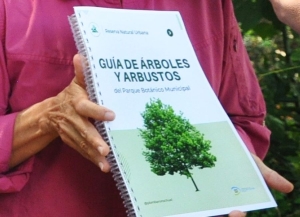 Parque Bot&aacute;nico. Presentaron la Gu&iacute;a de &Aacute;rboles y Arbusto