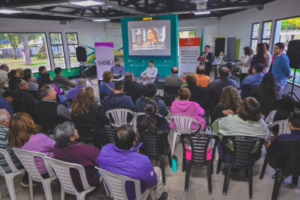 Charla sobre Inteligencia Artificial dirigida a referentes de Centros Vecinales