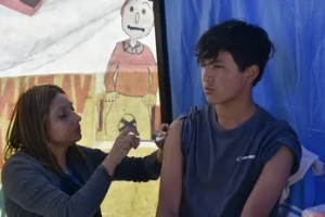 COVID-19: La vacunaci&oacute;n con dosis de refuerzo mantiene protecci&oacute;n adecuada frente al virus