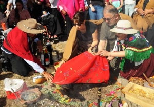 San Salvador de Jujuy honró a la Pachamama con una multitudinaria ceremonia