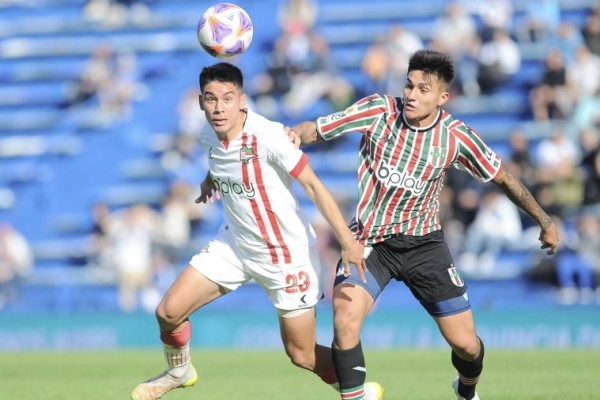 V&eacute;lez gole&oacute; con autoridad a Estudiantes en la prosecuci&oacute;n de la Liga