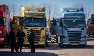 Tucum&aacute;n:Paro de transportistas y bloqueo por falta de gasoil
