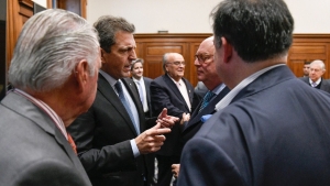 Massa le contest&oacute; a Patricia: "cuando las cosas explotan los que se lastiman son los argentinos"