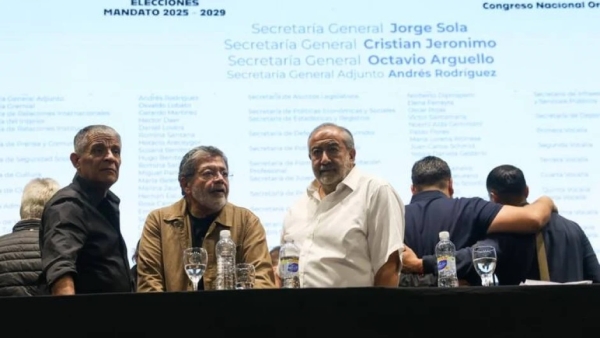 Moyano sostiene a su triunviro en la nueva conducción de la CGT y la UTA se bajó