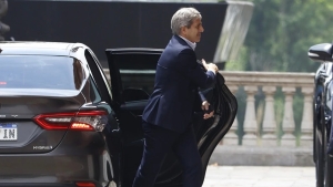 La suba de la inflaci&oacute;n agrava el problema de la deuda en pesos y Caputo enfrenta otro vencimiento grande