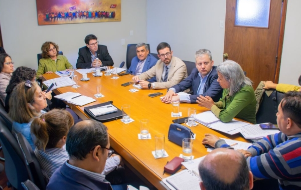 Docentes de media y superior percibir&aacute;n un adicional