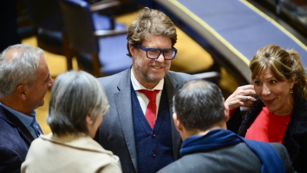 El radicalismo denunci&oacute; que Kicillof tom&oacute; deuda por USD 300 millones sin autorizaci&oacute;n de la Legislatura