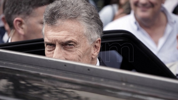 El juez notific&oacute; a Migraciones la prohibici&oacute;n de salida del pa&iacute;s para Macri
