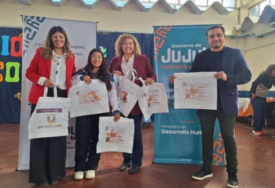 Bullying.  "Embajadoras de Mis Derechos": mensajes positivos