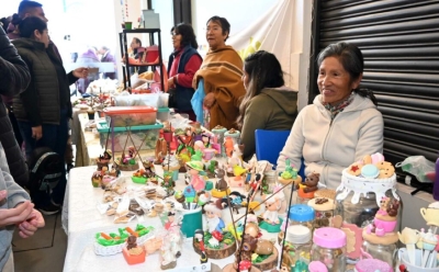 Se llev&oacute; a cabo la Feria de Santa Anita en el Mercado Municipal