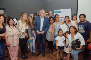 ENTREGA DE ADJUDICACIONES DE VIVIENDAS EN EL BARRIO TUPAC AMARU