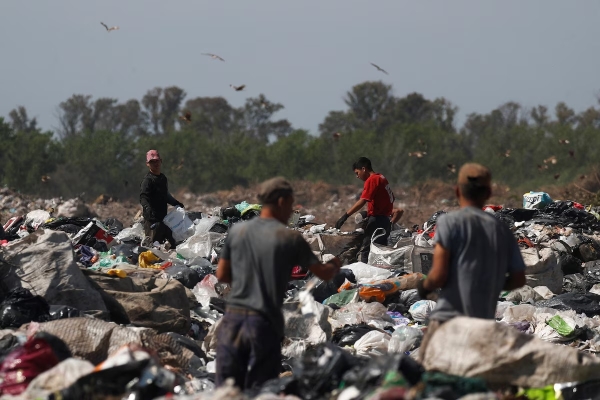 Significativa ca&iacute;da de la tasa de pobreza: pas&oacute; de 52,9% a 38,1%