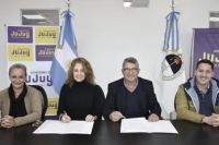 Firma de contrato para la construcci&oacute;n de nuevos Jardines Maternales en la provincia