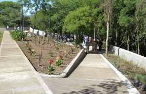 Obras en la nueva plaza "Pe&ntilde;a El Algarrobo", en Alto la Vi&ntilde;a