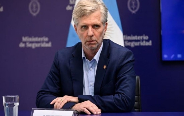 El Congreso quiere investigar el contrato de la SIDE de Santiago Caputo con Scatturice