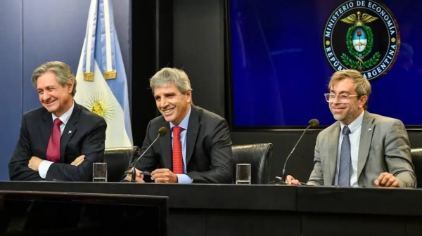 Se&ntilde;al efectiva: el mercado celebra el plan financiero de Caputo para 2027 aunque descarta por ahora emitir en Wall Street
