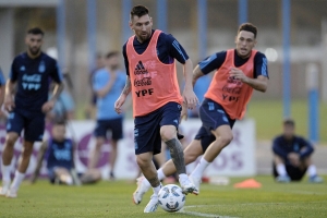 Selecci&oacute;n Argentina: Messi se entren&oacute; sin problemas y Lautaro termin&oacute; golpeado
