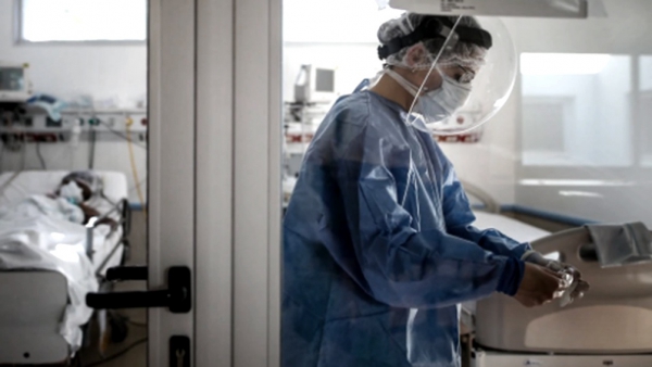Murieron 10 personas y 2.922 dieron positivo de Covid en el pa&iacute;s