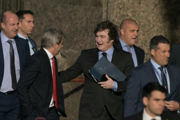 Javier Milei: &ldquo;Todos los factores monetarios de Argentina llevan el tipo de cambio a la baja&rdquo;