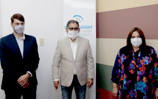 Justicia ordena la suspensi&oacute;n del uso de la plataforma de UBER