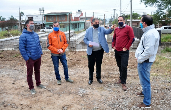 Avanza la construcci&oacute;n de puente interbarrial en el Alto