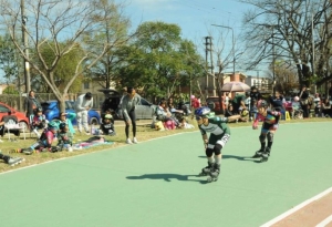 Furor por el Pat&iacute;n Carrera: m&aacute;s de 70 ni&ntilde;as coparon el Patin&oacute;dromo Nora Vega