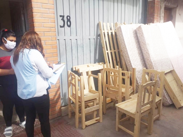 Asistieron con mobiliario a familias de capital