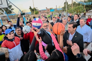 Inauguraron un nuevo polideportivo en Alto Comedero