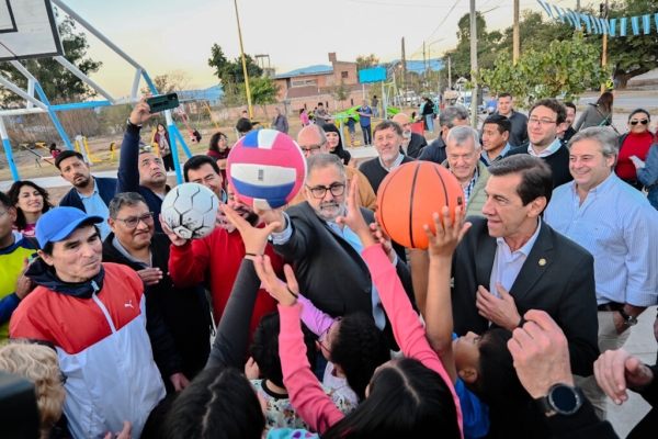 Inauguraron un nuevo polideportivo en Alto Comedero
