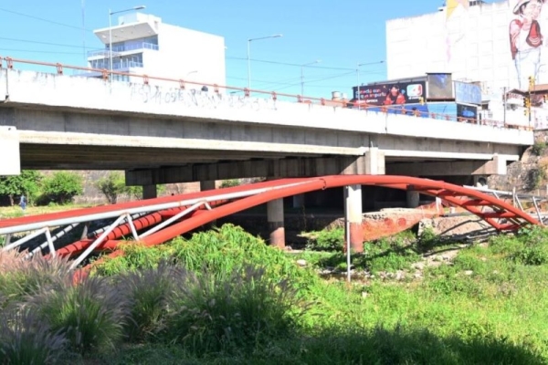 Destacan el avances en las pasarelas peatonales del parque Xibi Xibi