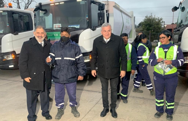 Girsu: Municipio de Capital recibi&oacute; 4 camiones y 100 contenedores