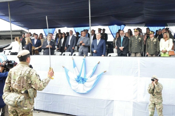 El intendente Jorge particip&oacute; del acto y desfile por un nuevo aniversario del &Eacute;xodo Juje&ntilde;o