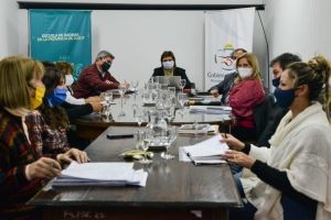 Ministerio y gremios docentes "ajustan"el retorno a clases