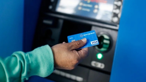 Feriado nacional: los bancos estar&aacute;n abiertos solamente hasta las 12