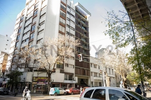 Manuel Adorni puso en venta su departamento de La Plata y pide 95.000 dólares