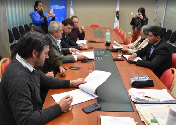 Diputados : Proyectos para resguardar empleo y actualizar marcos normativos