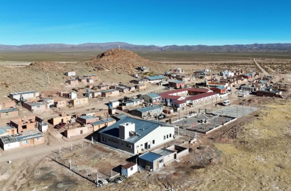 Sadir anunci&oacute; una hist&oacute;rica obra de agua potable para Pastos Chicos