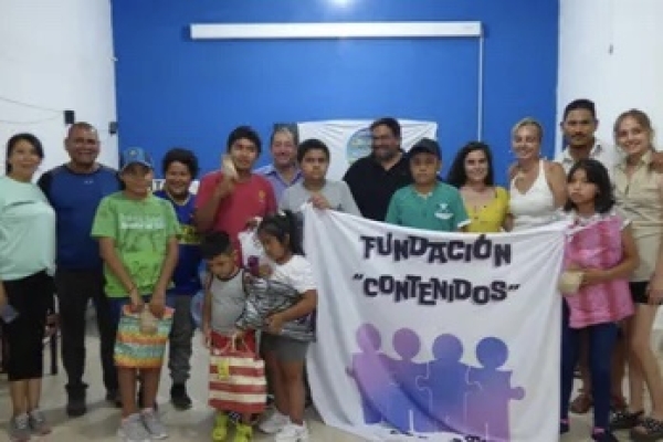 Ni&ntilde;os de Yuto recibieron obsequios