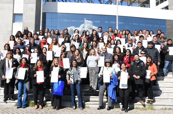 Educaci&oacute;n entreg&oacute; 120 nuevas titularizaciones y anunci&oacute; una pr&oacute;xima etapa